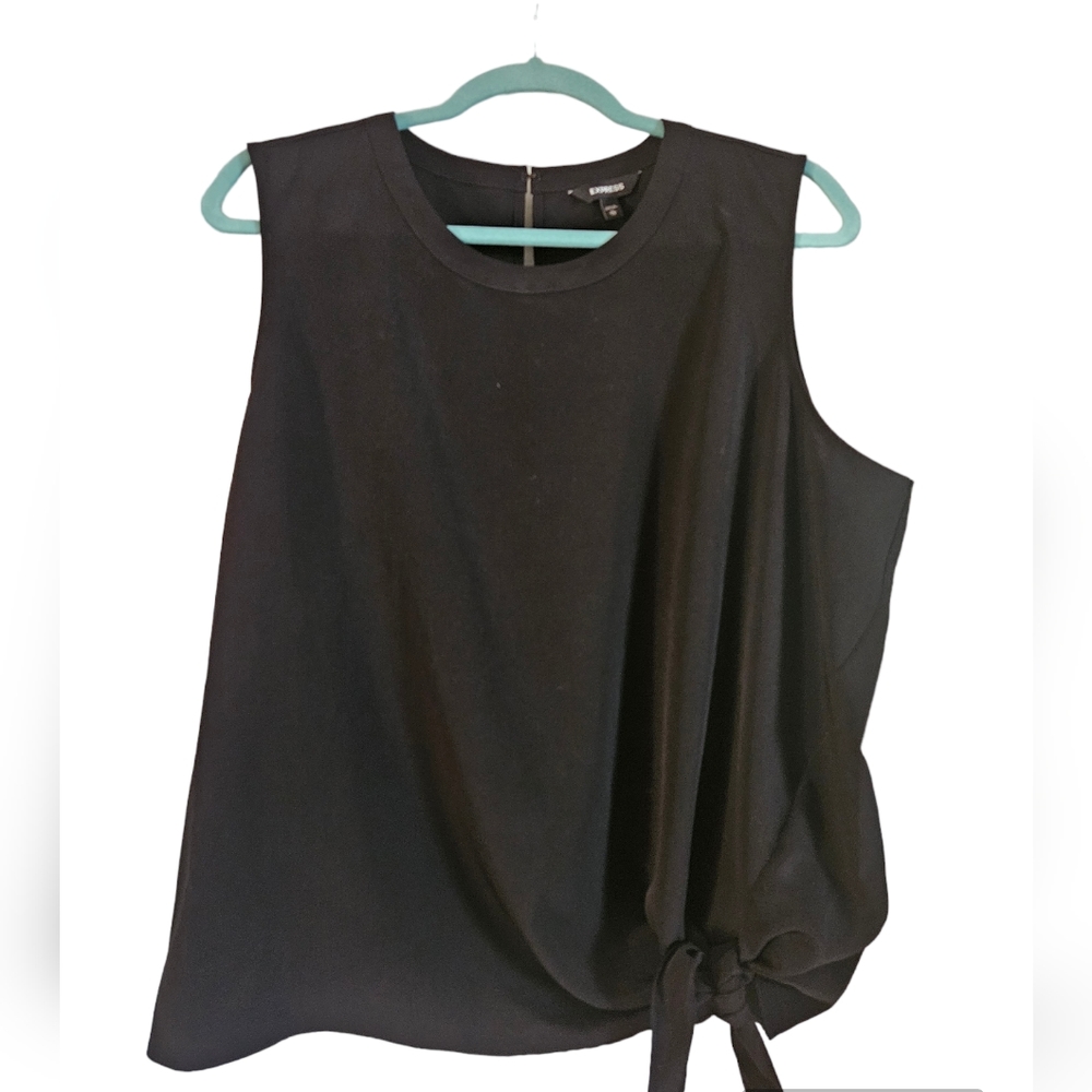 Express NWOT sleeveless blouse
